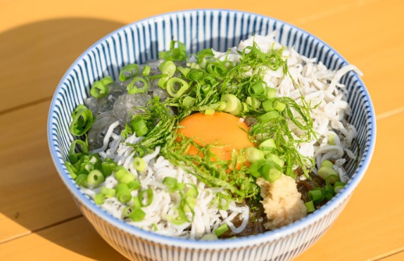 しらす４色丼